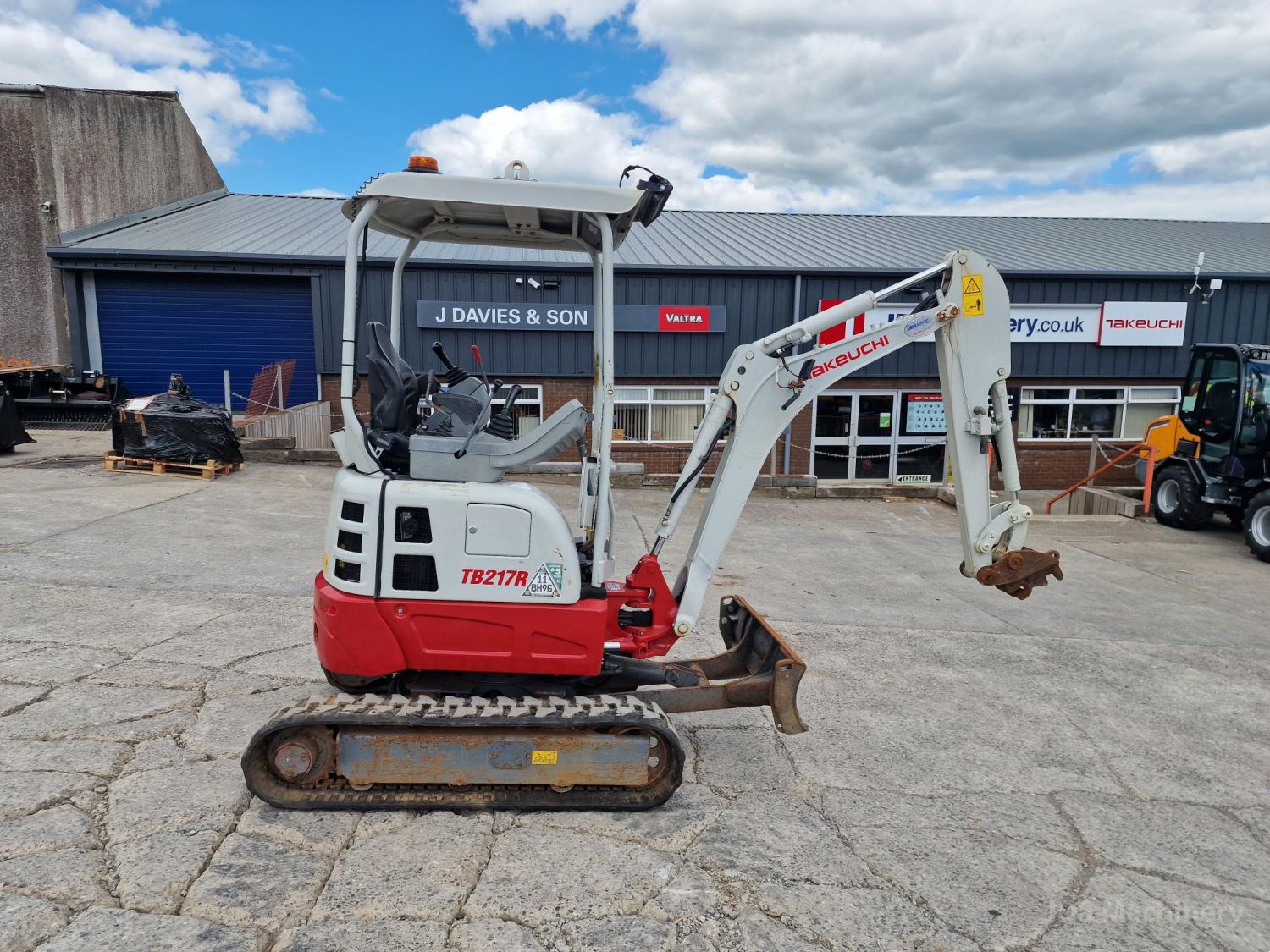 Takeuchi TB217R